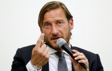 Легенда итальянского футбола собрался посетить Москву: разразился скандал