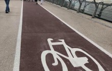 У "стеклянного" моста в Киеве возникла новая проблема (фото)