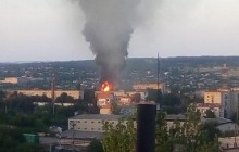 На Донеччині спалахнула сильна пожежа: здалеку видно стовп чорного диму (фото, відео)