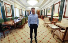 Зеленський похвалився подарунком з "українського Нью-Йорка" (фото)