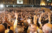 В Тбилиси тысячи людей вышли на массовые протесты из-за скандала с российским депутатом (фото, видео)