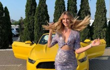 Леся Нікітюк блиснула грудьми у сукні з екстремальним декольте (фото)