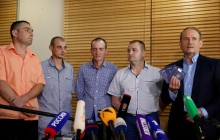 Четверо українців, звільнених з полону бойовиків на Донбасі, прибули до Мінська (фото)