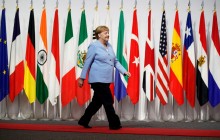 Меркель заверила, что не имеет серьезных проблем со здоровьем