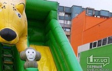 Забої і шок: у Кривому Розі вітром зірвало батут - постраждали п'ятеро дітей та двоє дорослих