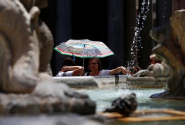 Сильна хвиля спеки охопила південь Європи: дістанеться й Україні