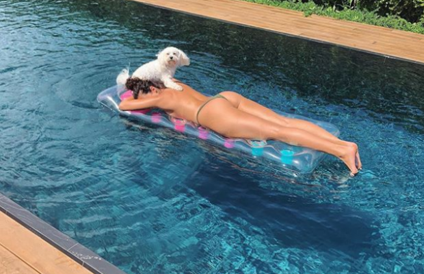 Настя Каменських "засвітила" сідниці в бікіні (фото)