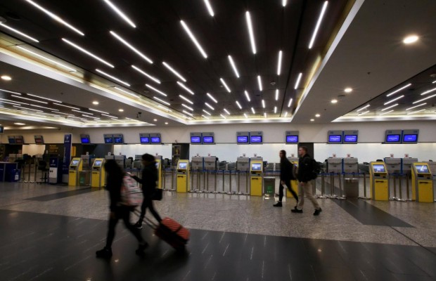 CNN: После COVID-19 в аэропортах появятся роботы-уборщики и камеры дезинфекции пассажиров