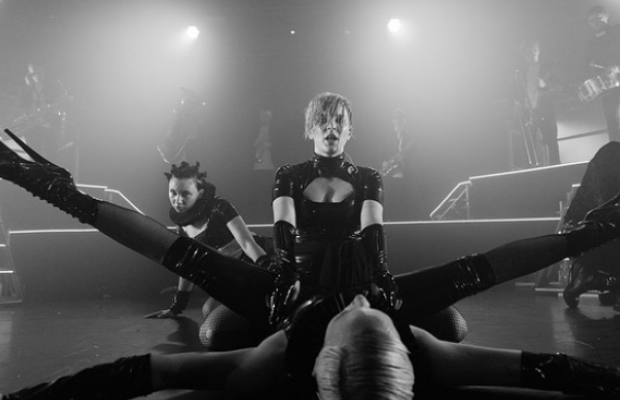 Секс на сцене и зажигательные хиты: MARUV устроила горячее шоу в Киеве (фото)