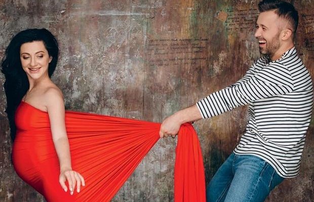 Жена экс-судьи "Голоса страны" родила сына: появилось фото счастливой мамы