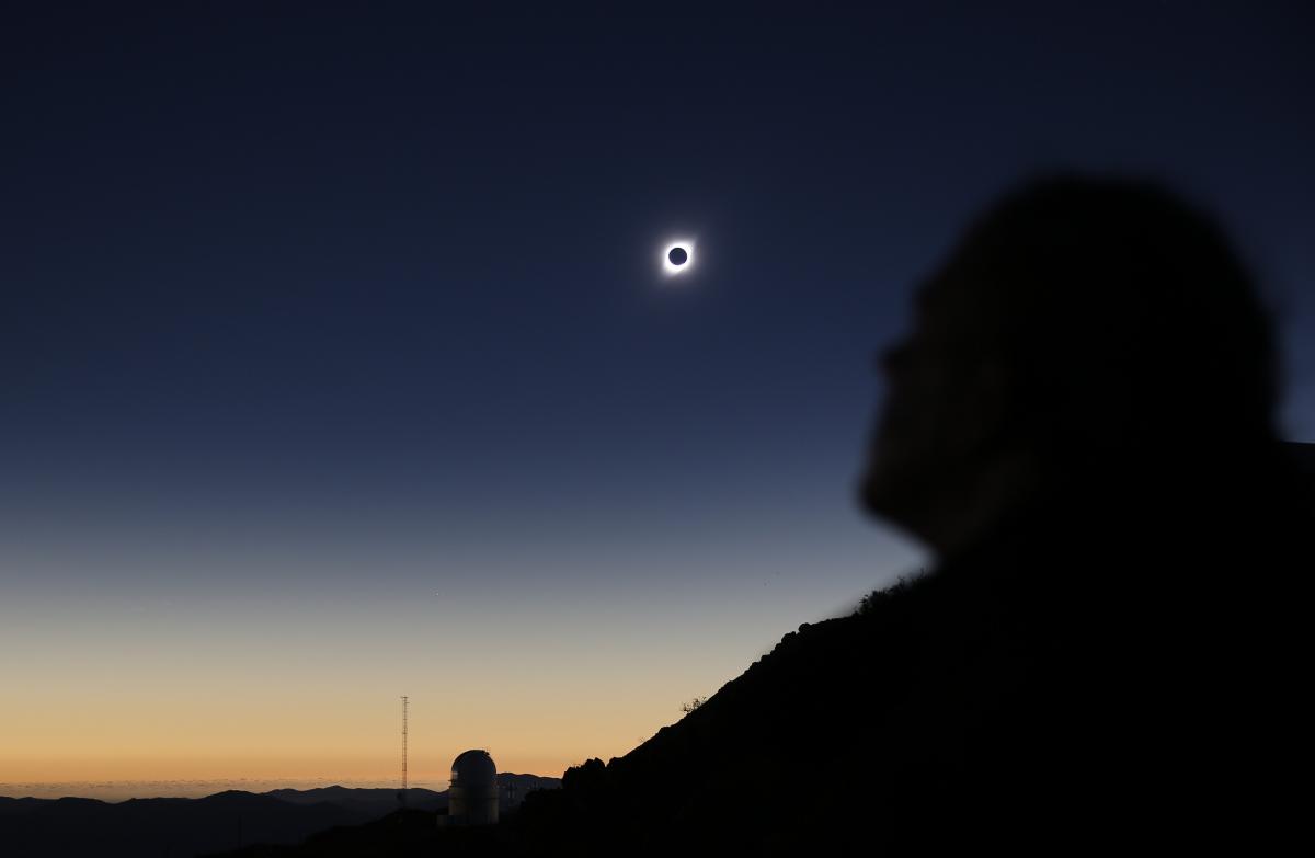 Кольцевое солнечное затмение 21 июня – очень мощное / Иллюстрация REUTERS