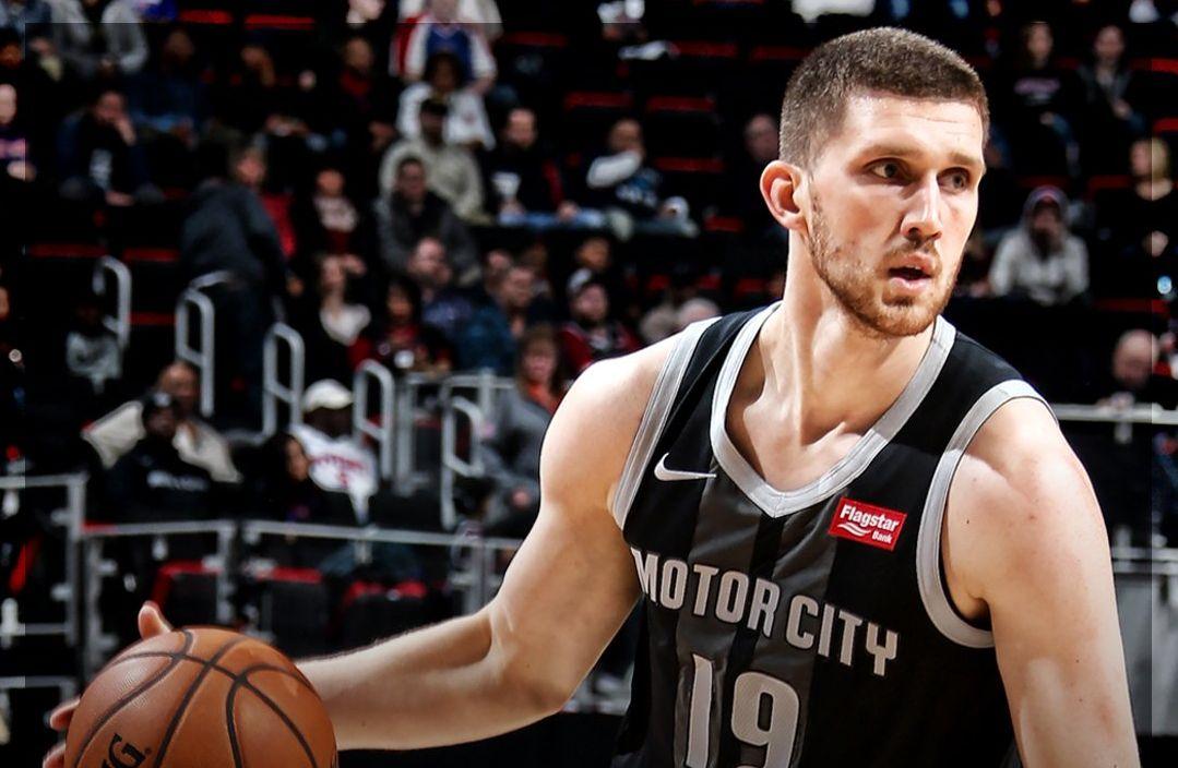 Святослав Михайлюк набрав 9 очок / фото: twitter.com/detroitpistons Святослав Михайлюк набрав 9 очок / фото: twitter.com/detroitpistons