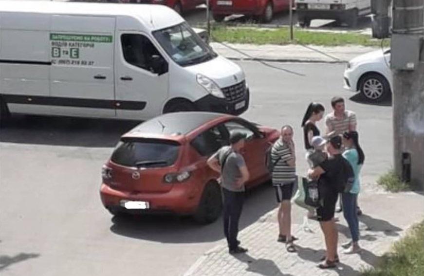 У Львові розшукують грабіжників, які викрали з авто понад 300 тис. гривень / фото facebook.com/igor.zinkevych У Львові розшукують грабіжників, які викрали з авто понад 300 тис. гривень / фото facebook.com/igor.zinkevych