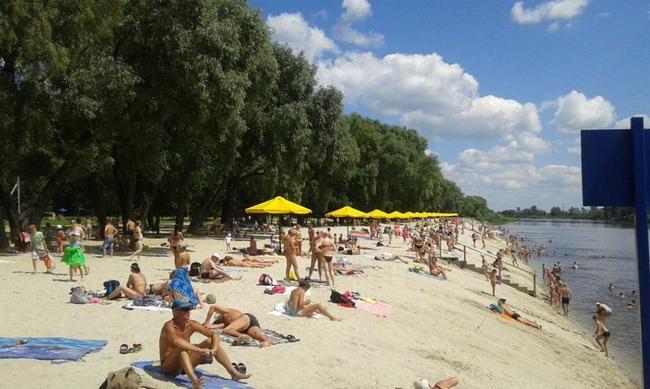 У червні пляж додатково обстежували після кількох випадків загибелі дітей на воді / фото gorod.cn.ua У червні пляж додатково обстежували після кількох випадків загибелі дітей на воді / фото gorod.cn.ua