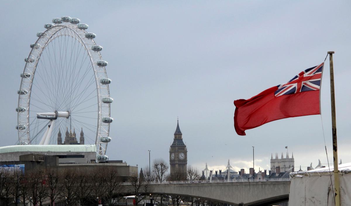 Англия смягчает условия въезда в страну / фото REUTERS