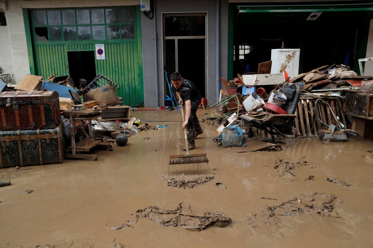 Последствия наводнения в Испании / REUTERS