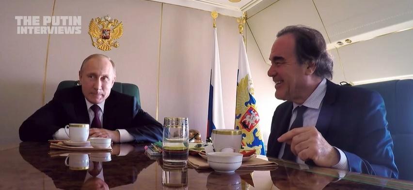 Путин и Стоун в кадре из пропагандистского документального фильма «Интервью с Путиным» / скрин видео SHOWTIME Путин и Стоун в кадре из пропагандистского документального фильма «Интервью с Путиным» / скрин видео SHOWTIME