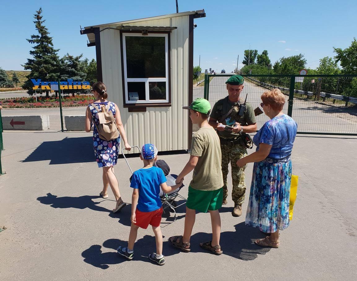22 июля КПВВ "Майорское" не работало из-за взрывоопасной ситуации / фото facebook.com/DPSUkraine 22 июля КПВВ "Майорское" не работало из-за взрывоопасной ситуации / фото facebook.com/DPSUkraine