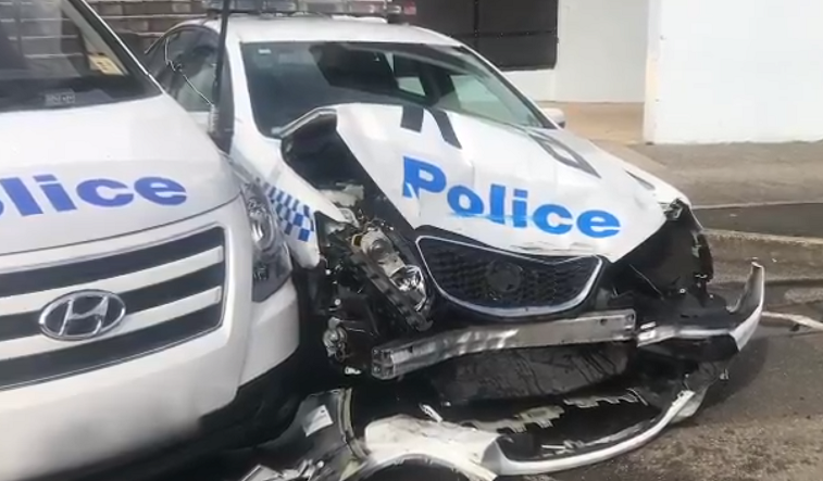 В Австралії фургон з наркотиками влетів в поліцейський автомобіль / Twitter, NSW Police Force