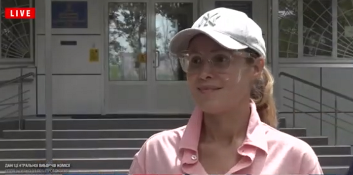 Наталью Королевскую обсыпали мукой / Скриншот, 112 Украина