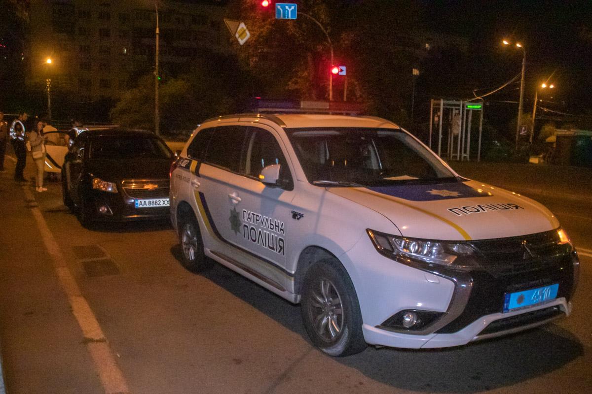 Полицейские отстановили пьяного прокурора за рулем, но он убежал от них в кусты / фото Сергей Бумер / Информатор Полицейские отстановили пьяного прокурора за рулем, но он убежал от них в кусты / фото Сергей Бумер / Информатор