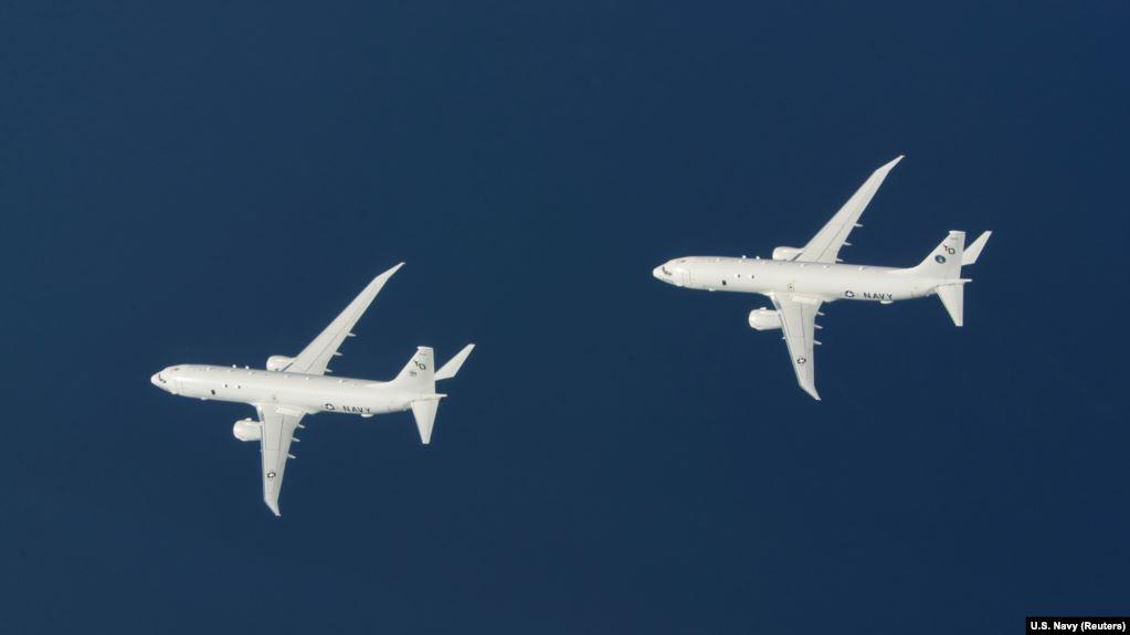 Два патрульных самолета P-8A Poseidon / REUTERS