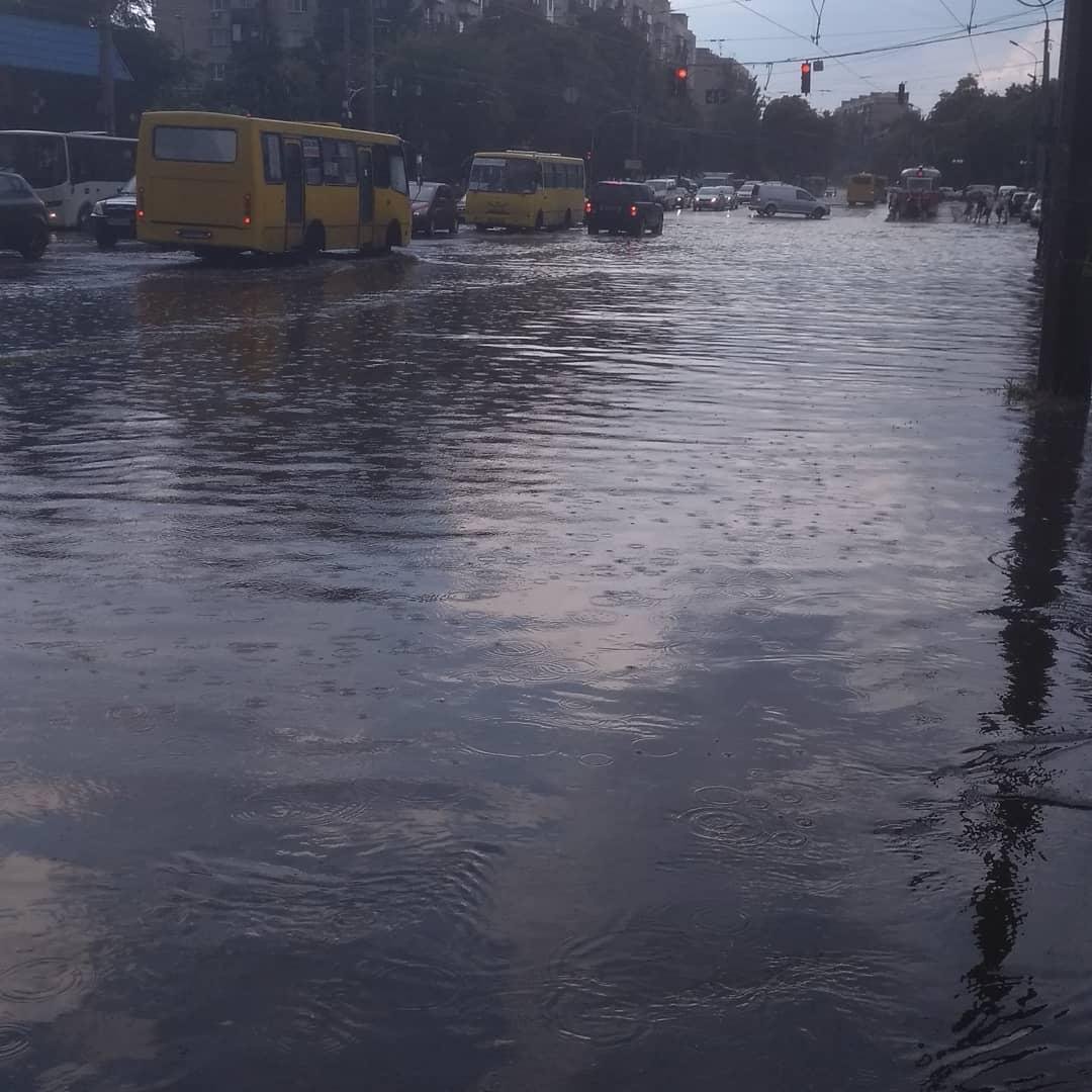 Киев затопил сильный ливень / www.instagram.com/alexandr_dudnyk/