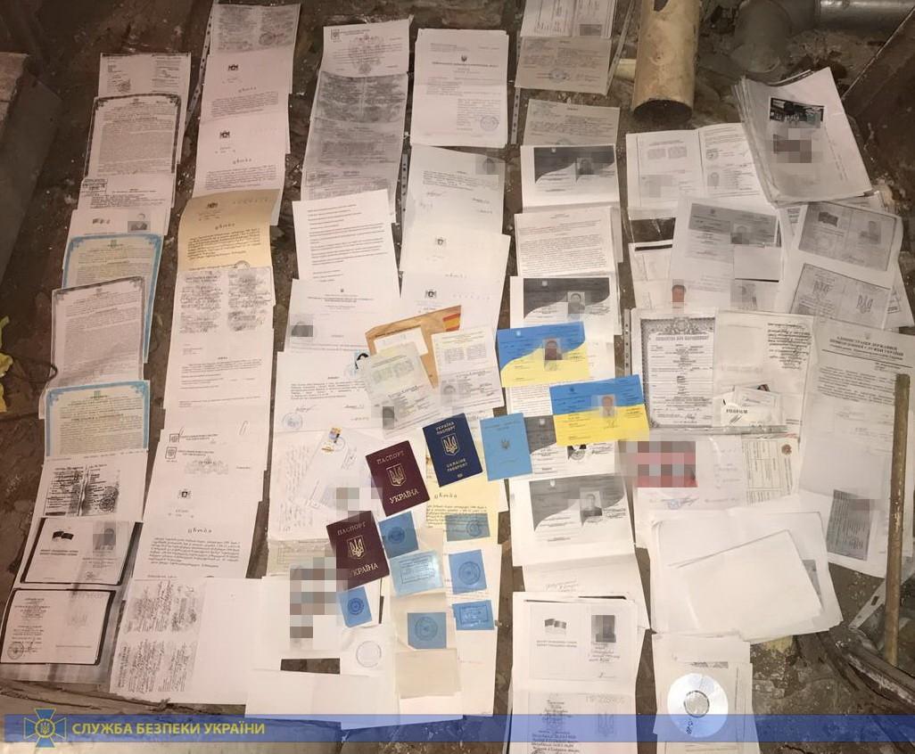 Стоимость такого «трансфера» составляла до 4,5 тыс. долларов / фото ssu.gov.ua Стоимость такого «трансфера» составляла до 4,5 тыс. долларов / фото ssu.gov.ua