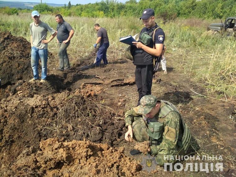 По завершенню огляду ремонтні бригади приступлять до робіт з відновлення водопостачання / фото: прес-служба поліції По завершенню огляду ремонтні бригади приступлять до робіт з відновлення водопостачання / фото: прес-служба поліції