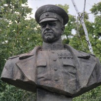 В Харькове восстановили бюст Жукова (фото, видео)