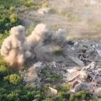 Ukraine army destroys enemy firing position in Donbas (Video)