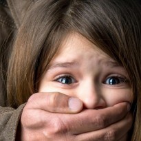 На Сумщине мужчина изнасиловал 8-летнюю падчерицу