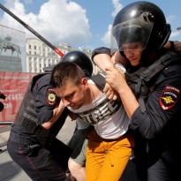 The Economist: Россия стремительно теряет шанс на мирную передачу власти