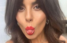 Настя Каменских взбудоражила сеть пышным бюстом и высунутым языком (фото)