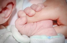 На Тернопільщині п’яна матір побила 7-місячну доньку через те, що випадала з візка