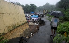 В Індії внаслідок сильних злив загинули 27 людей (фото, відео)
