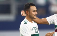 Футболист сборной Мексики допустил невероятный промах по пустым воротам (видео)