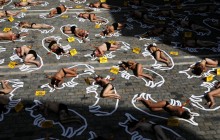 "В Памплоні вбивають биків": в Іспанії захисники тварин влаштували акцію проти кориди (фоторепортаж)