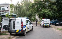 Использовал всю обойму: в Киеве застолье закончилось стрельбой, один человек ранен (фото, видео)