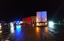 Поблизу Львова зіткнулись дві фури та автобус: троє госпіталізованих