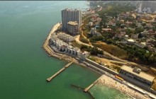 Дороге житло з жахливими умовами: журналісти провели ревізію пляжних "апартаментів" (відео)
