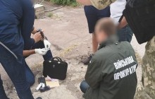 Військовий за хабарі дозволяв пограти у пейнтбол на території охоронюваного об’єкту