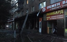 В харьковской многоэтажке сгорел магазин ритуальных услуг «Печальный ангел» (видео)