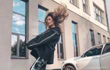 "Розпустила волосся, щоб тобі сподобатися": Дорофєєва похвалилася стильним образом