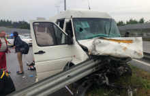Під Києвом зіткнулися маршрутка та Ford: є жертви, багато постраждалих (фото, відео)