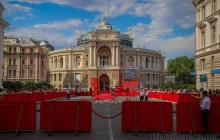 Модний вирок: в Одеський театр опери та балету більше не пускатимуть глядачів у пляжному одязі