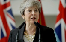 Премьер Британии Мэй энергично станцевала под хиты группы АВВА (видео)