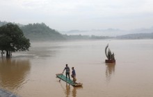 Китай пострадал от мощных наводнений (видео)