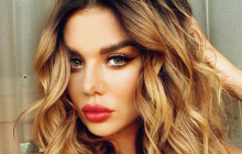 Анна Сєдокова прикрила величезні груди кучериками (фото)