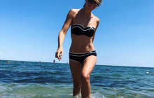 Катя Осадча показала фото у купальнику в Одесі